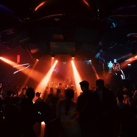 Studio City Hotel Макао Экстерьер фото The nightclub in 2012