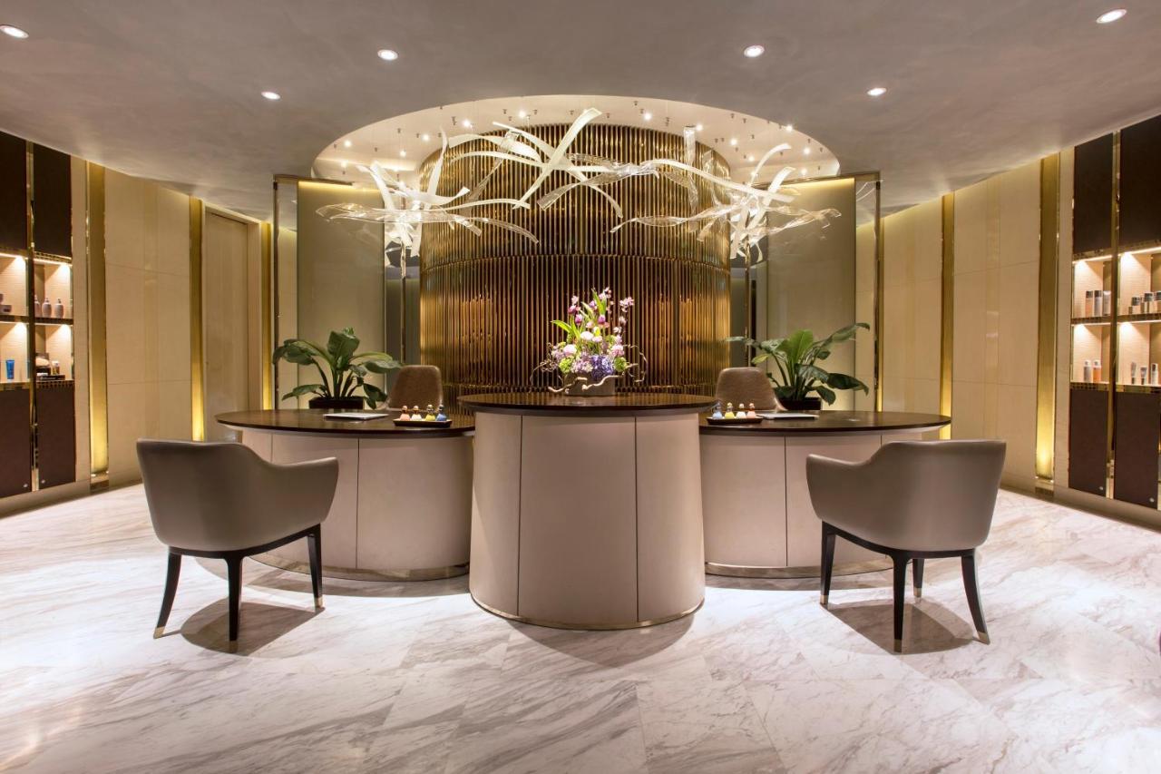 Studio City Hotel Макао Экстерьер фото The lobby of the hotel