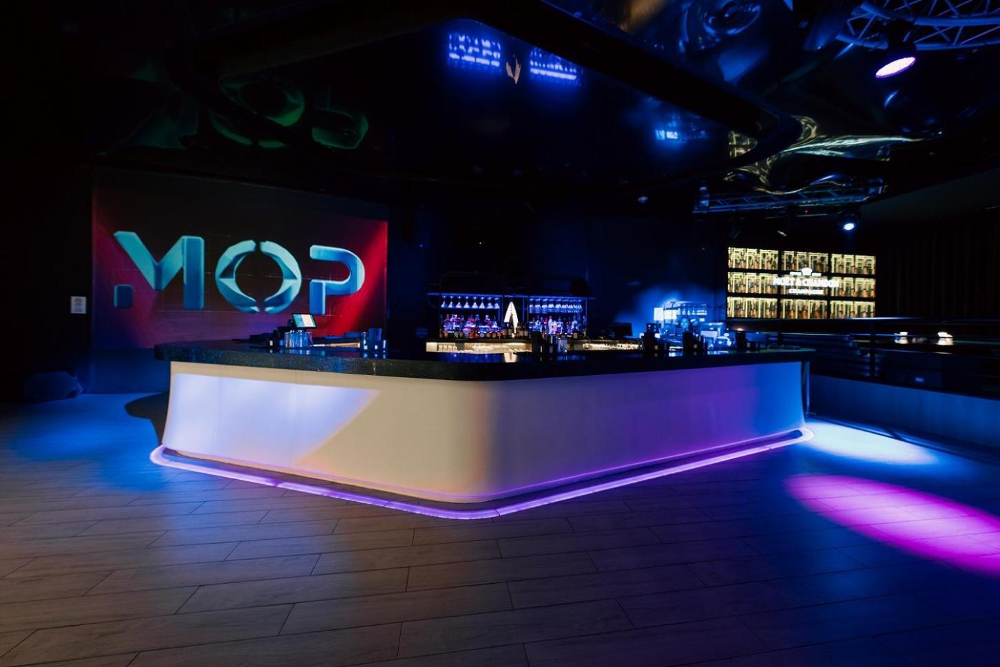 Studio City Hotel Макао Экстерьер фото The bar at MOD