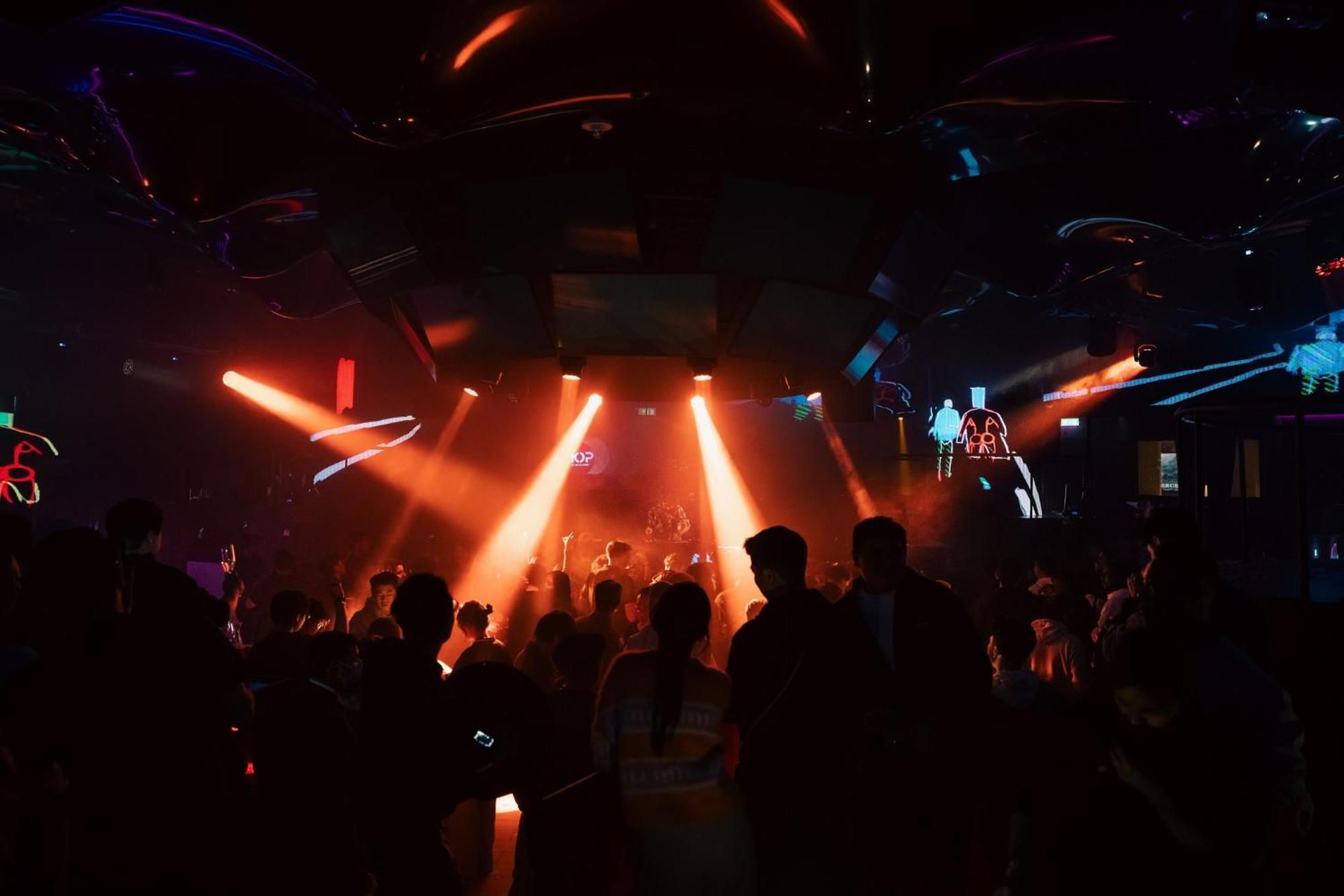 Studio City Hotel Макао Экстерьер фото The nightclub in 2012