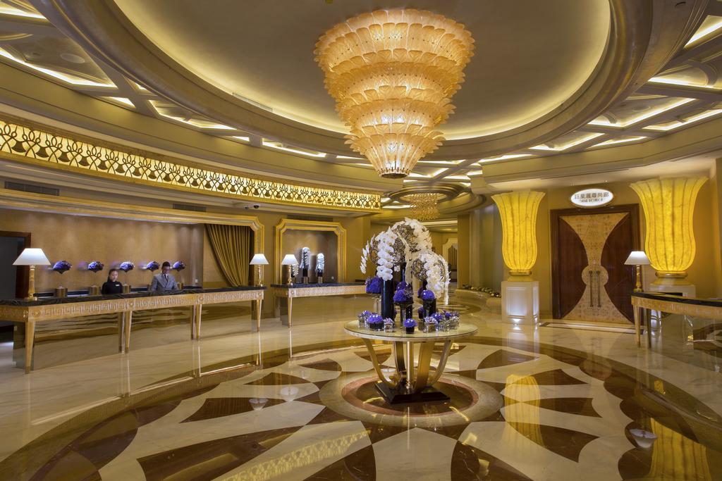 Studio City Hotel Макао Экстерьер фото Lobby